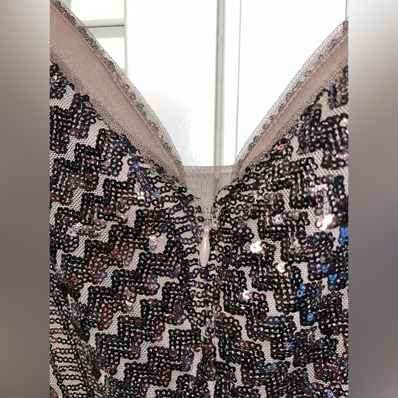 new without tag brown sequin formal gown - Picture 12 of 14